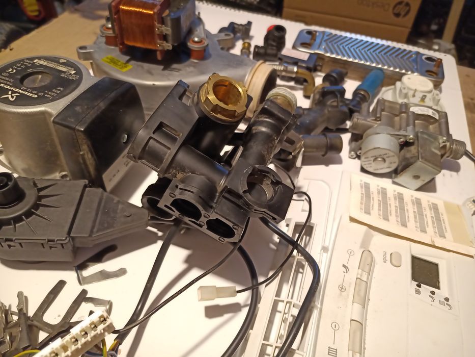 Themaclassic F 25 E Presostat Schimbator secundar Fluxostat