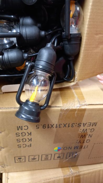 Ghiralnda luminoasa tip felinar. 10 bec, 10 m. 220v. Bec LED. Noua!