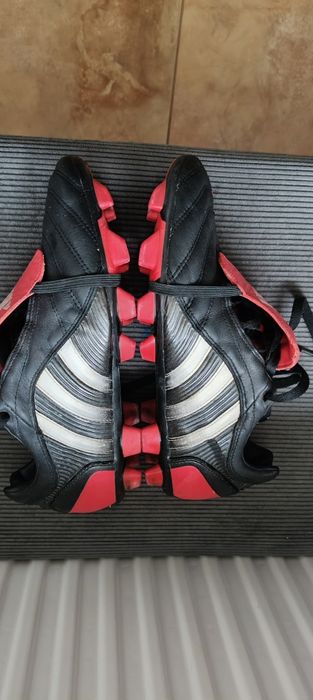 Ghete fotbal adidas Predator