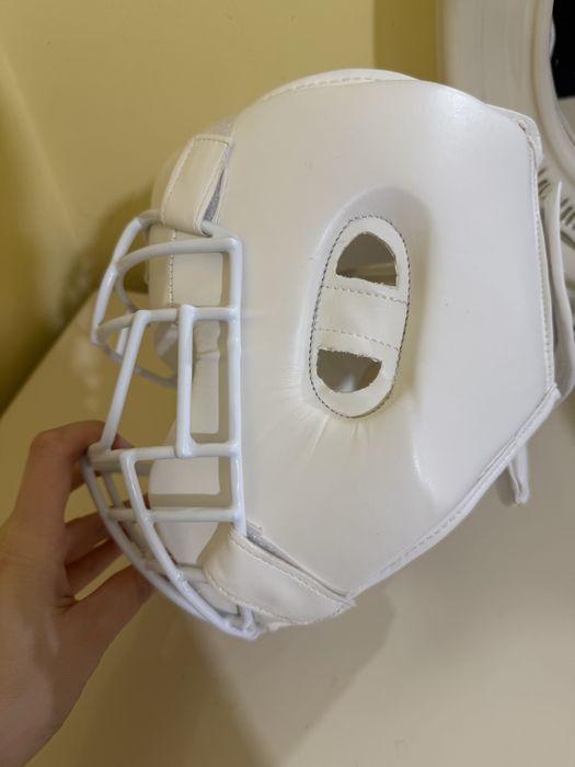 Шлем для каратэ почти новая