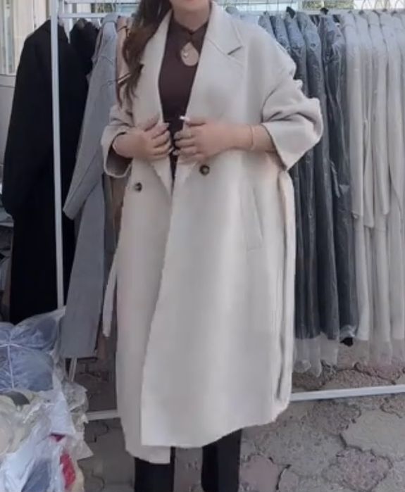 Пальто черное новое