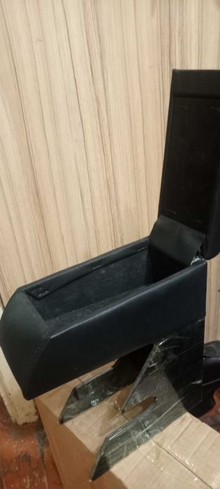 Подлокотник (кож.зам.)