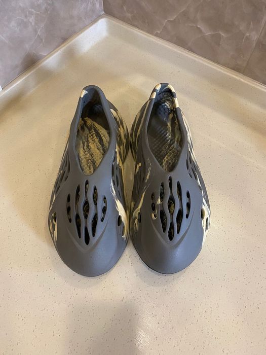 adidas Yeezy
кроссовки Yeezy Foam RNNR MXT Moon Grey
