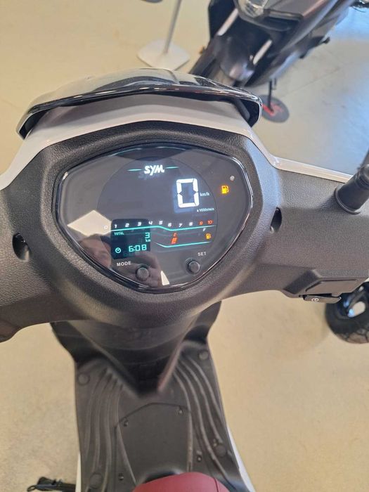 Scuter SYM Symphony Limitat 25 Km/H, benzina, fara permis ! RATE !