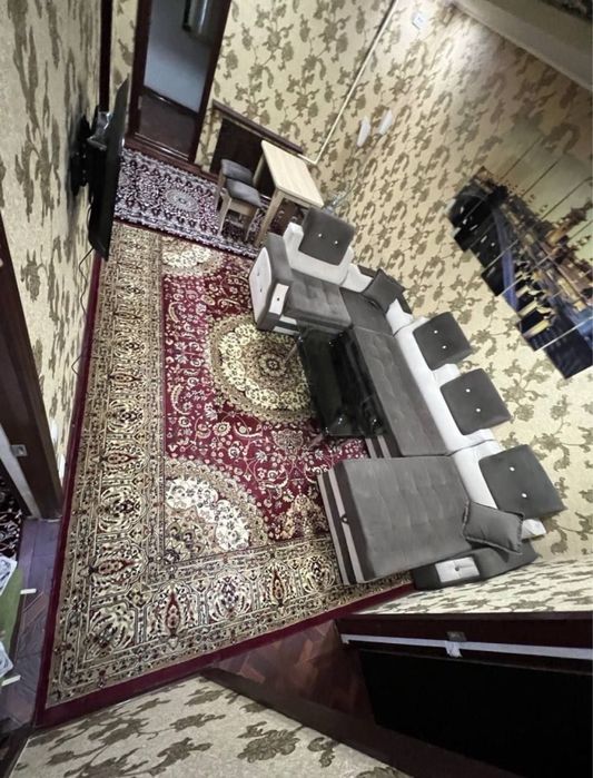 Буюк Ипак Йули Метро максим горький Художников