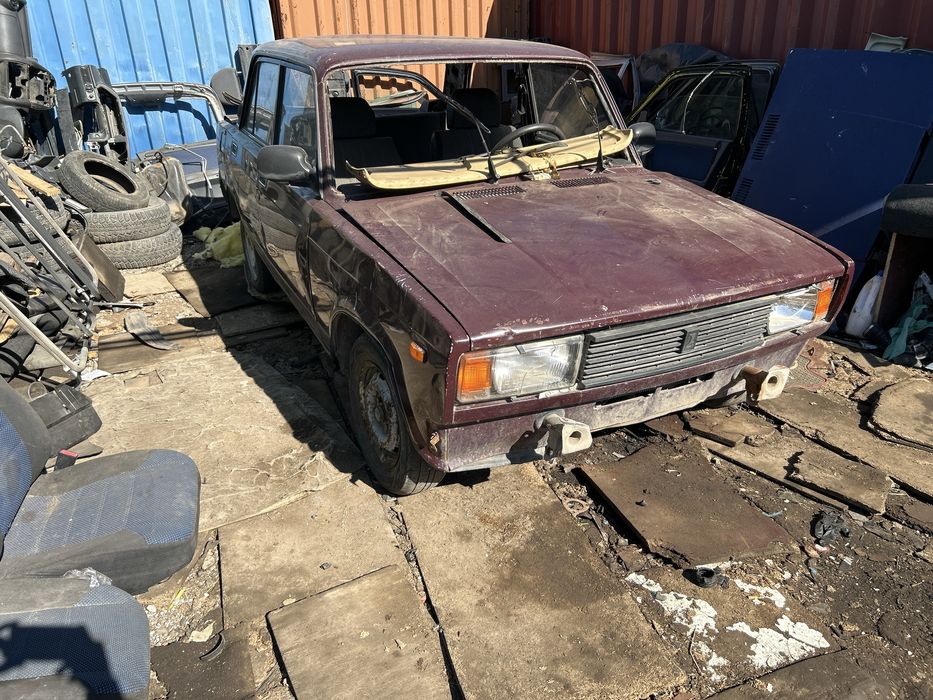 Вас 2107 запчастей машины нет