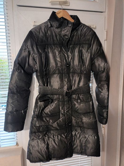 Дамско яке със сваляща се качулка