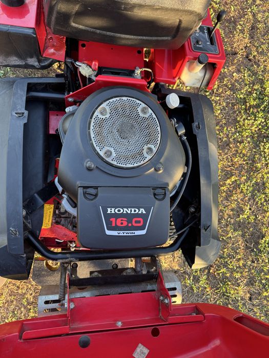 Tractoras  profesional de tuns iarba/gazon Countax X16 4WD 4x4 – Honda V-Twin 16 CP – masă frontală 112 cm