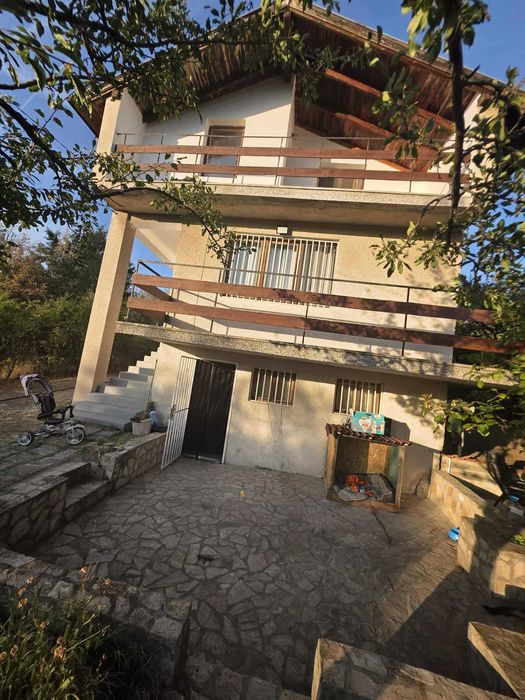 Продава се Къща в София, 7-ми 11-ти километър - 150 кв.м за 1300 €/кв.м - Снимка #1