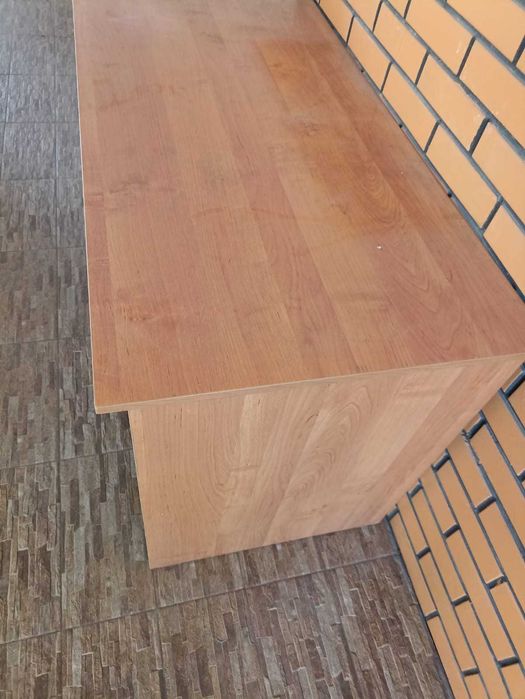 компьютерный стол в отличном состоянии