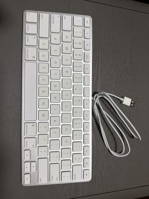 Оригинальная Apple Keyboard USB с цифровым блоком
