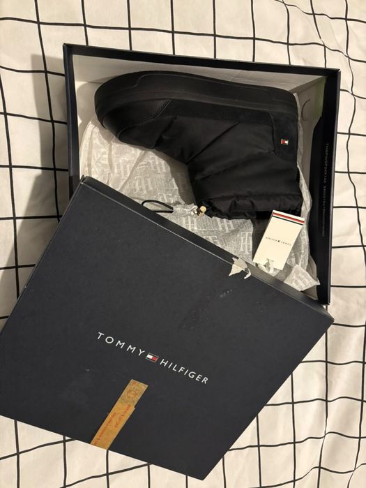 Нови дамски апрески ботуши боти Tommy Hilfiger 41 номер! НОВИ!!!