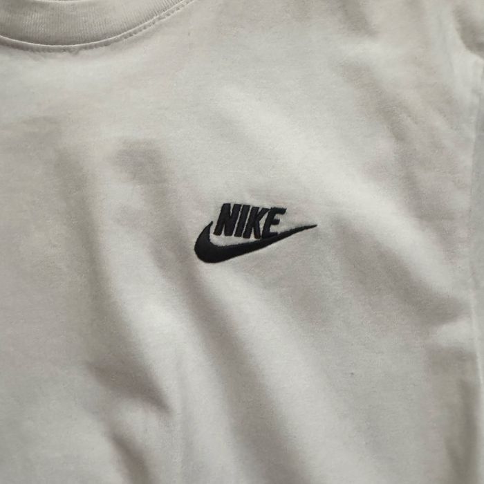 The Nike Tee Alb