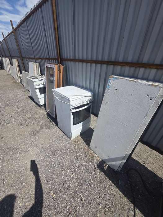 Продам газовые плиты — 3 штуки
