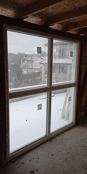 Продавам чисто нова  дограма VIVAPLAST