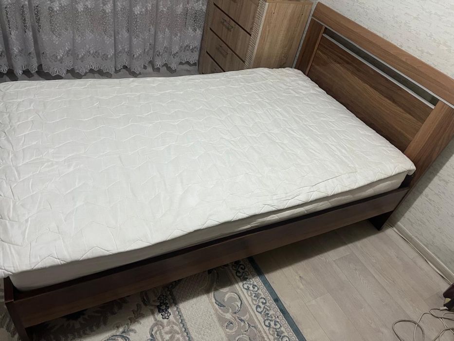 Кровать в хорошем состоянии