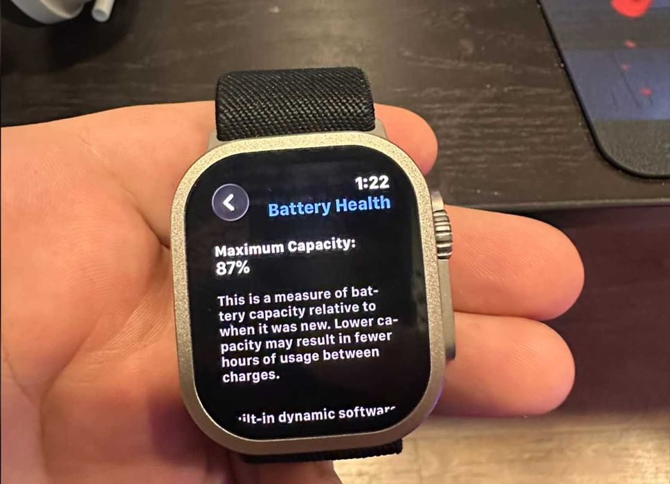 Apple Watch Ultra 49mm Titanium пълен комплект (Батерия 89 процента)