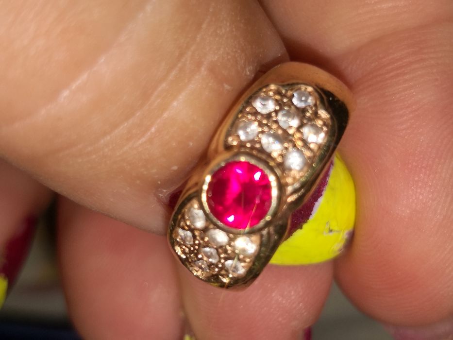 Inel din aur 18 carate, cu rubin natural si diamante