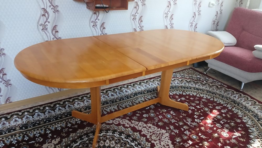 Продам стол деревянный недорого