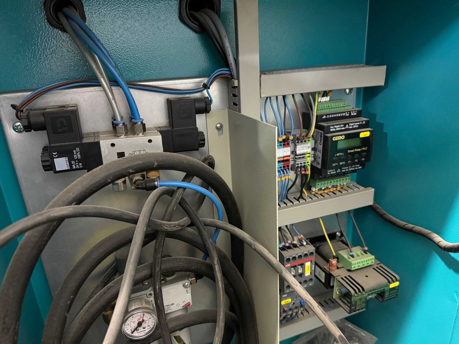 Углообжимной пресс для алюминия