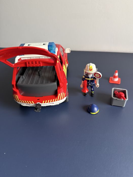 Lego-Playmobile- masina pompierului