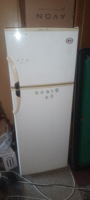 Frigider LG mare și frigider LG mic fuctionale