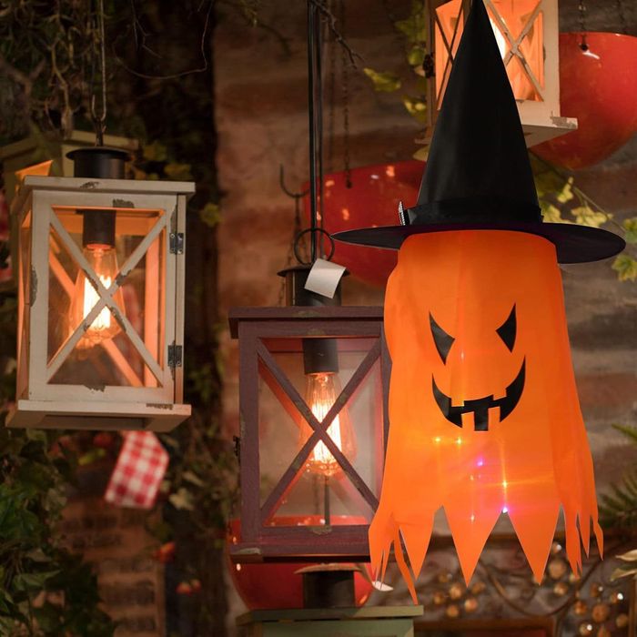 Set 7 Decoratiuni Halloween Fantome cu Palarie de Vrajitoare si LED