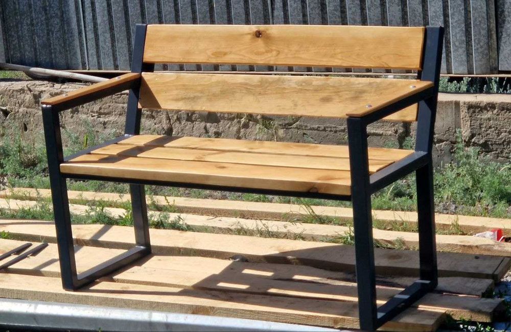 Скамейки со спинкой