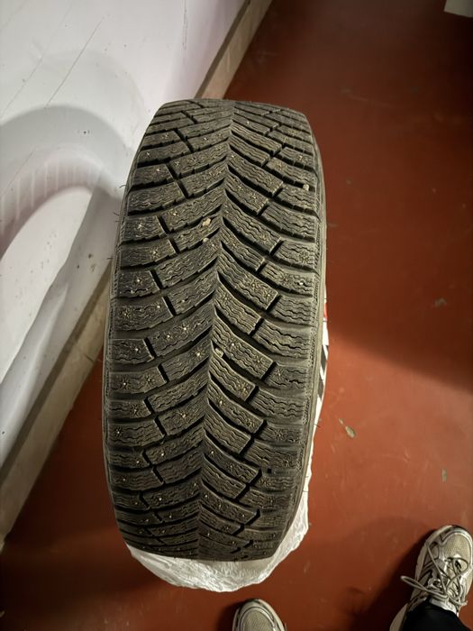 Зимние шины 235/55/19 michelin