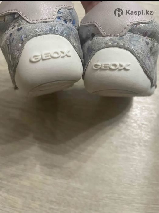 Кроссовки Geox