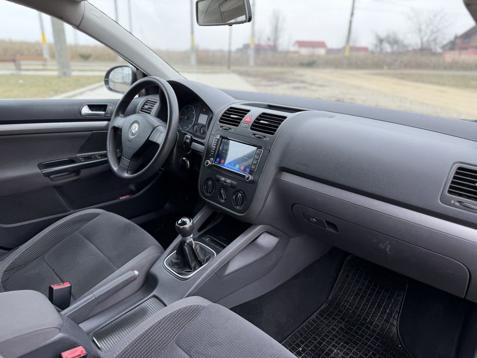 Volkswagen Golf 2009 1.9 TDI 105cp