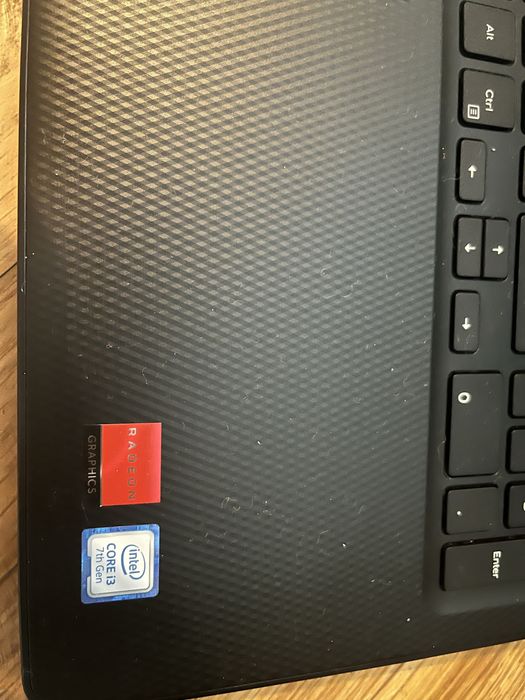 Laptop Dell Inspiration 3581/ Windows 10/ HDD 1 TB/ placa AMD Radeon