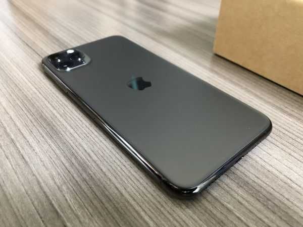 iPhone 11 Pro Max, 64 GB, liber de retea, stare foarte buna, bateria noua 100%