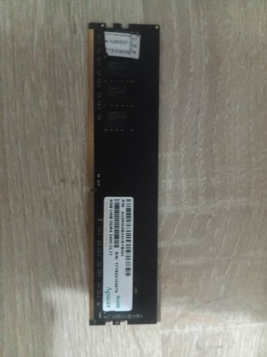 Продам Оперативку DDR4 16GB(2x8)