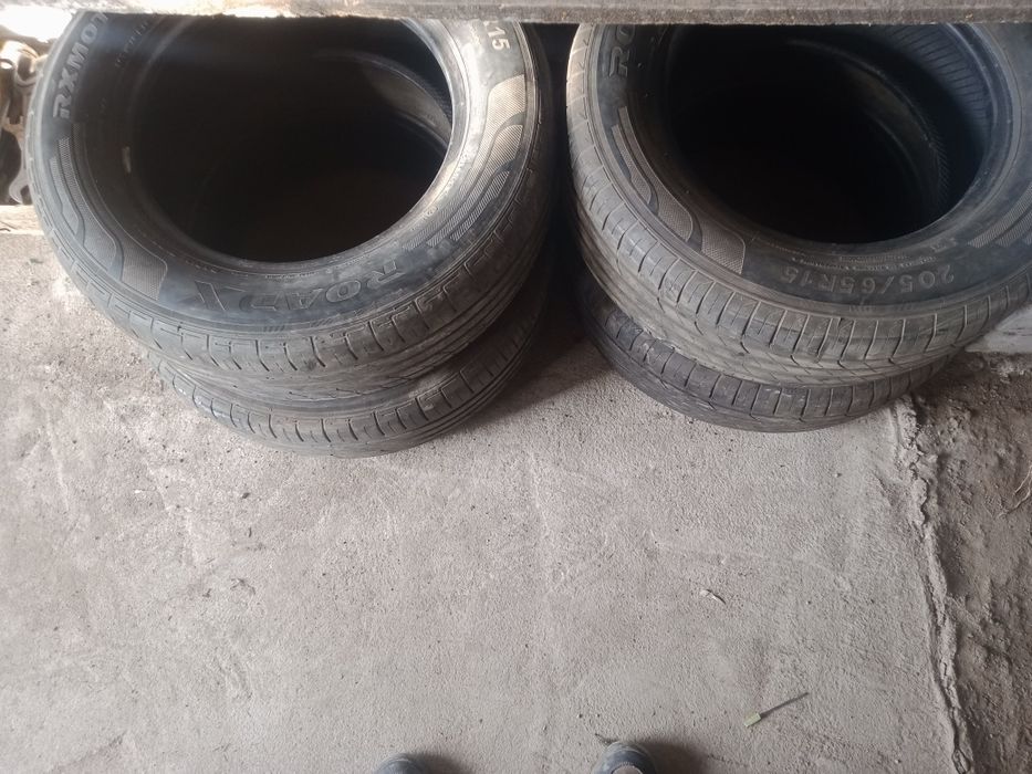 Покрышки продам.