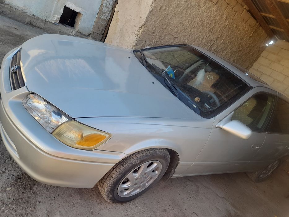 Тойота камри 25 ,,