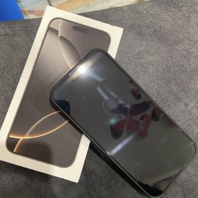 Продам Iphone 16 pro Max