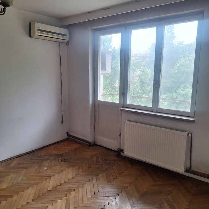 Vand Apartament 3 camere semidecomandat Calea -Bucuresti