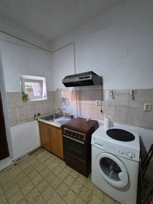 Apartament o cameră de închiriat