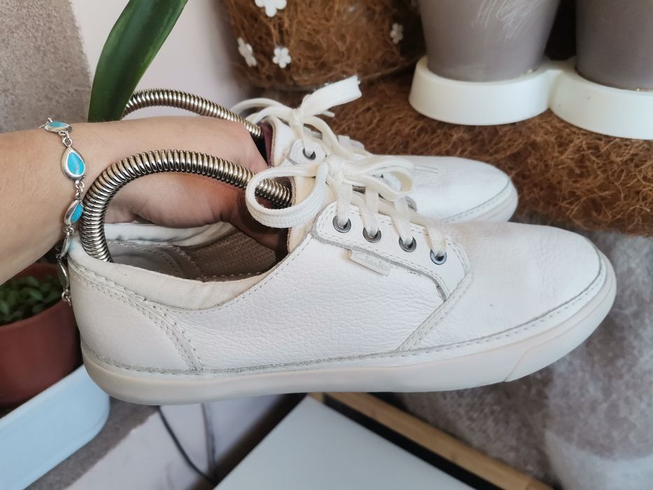 Бели обувки Clarks 42 н. Естествена кожа