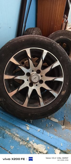 Продам диски с резиной