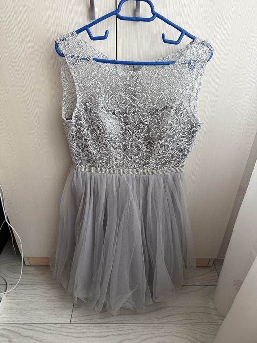 Rochie cusută manual