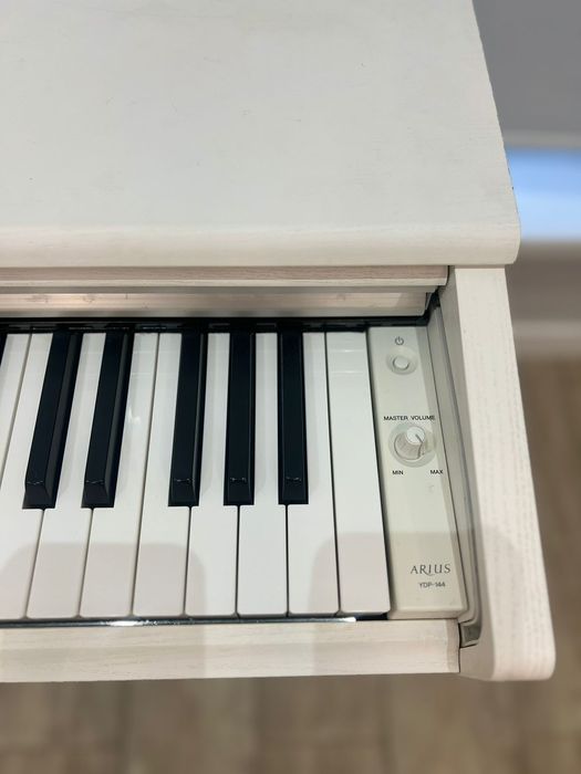 Продаётся пианино YAMAHA-YDP145