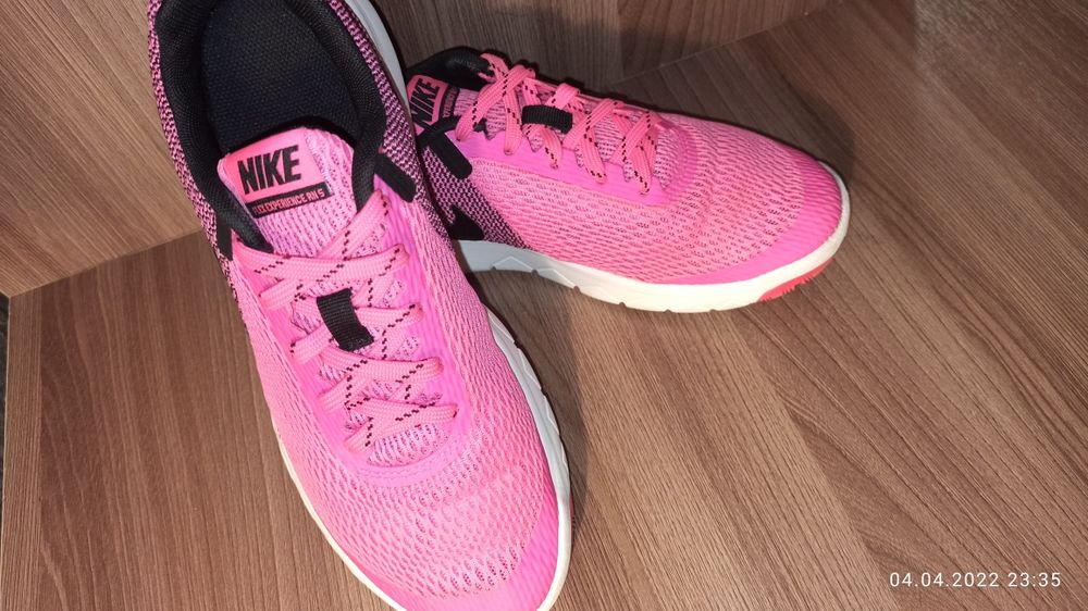 Кроссовки женские Nike