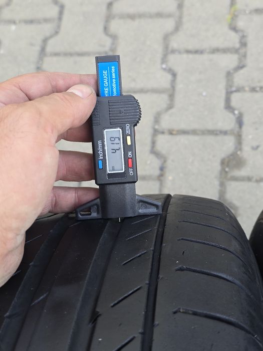 225 60 18 Continental