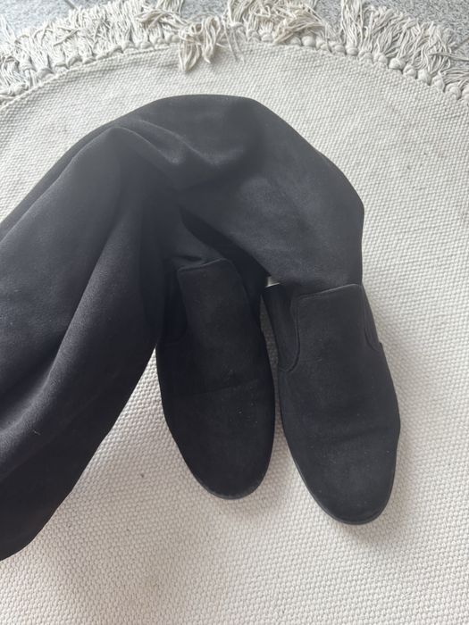 Cizme peste genunchi si ghetute ca noi!!