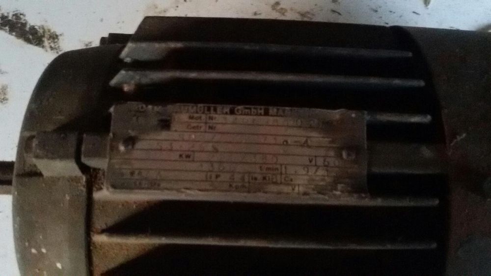 Трифазен двигател със спирачка