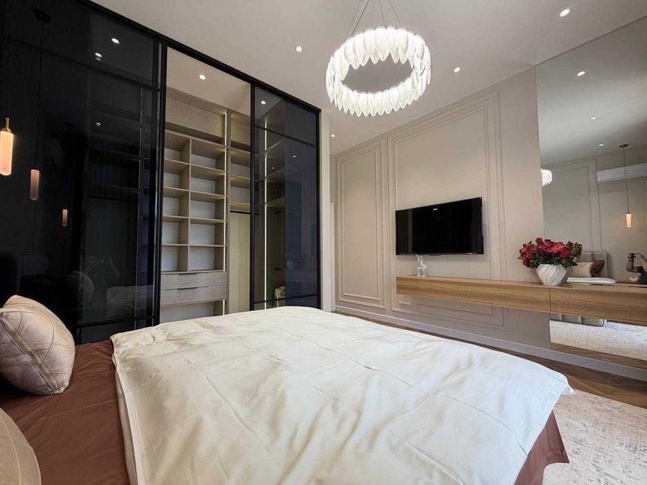 Продаётся 4-х ком кв в ЖК Sayram напротив NRG Mirzo Ulugbek ,Буз Базар