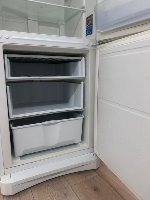 Холодильник Indesit