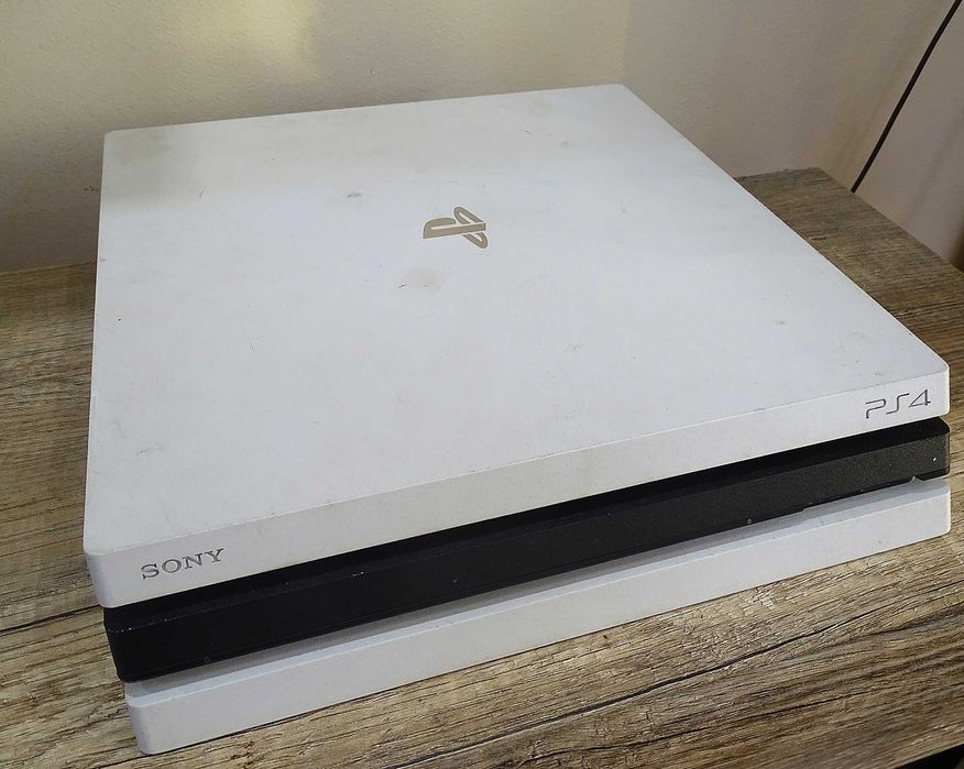 Работещ Плейстеишън PlayStation PS 4 Pro
